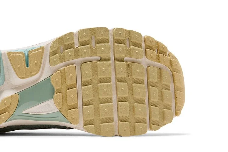 Кроссовки Nike Air Zoom Vomero 5 'Team Gold Seafoam'