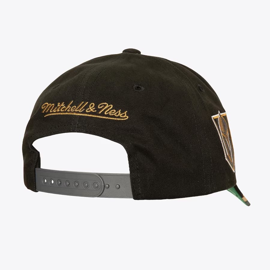 Бейсболка Mitchell & Ness Black Vegas Golden Knights Brushed Past Ya Pro Snapback Hat