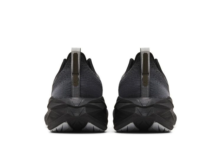 Кроссовки ASICS Novablast 4 'Black Graphite Grey'