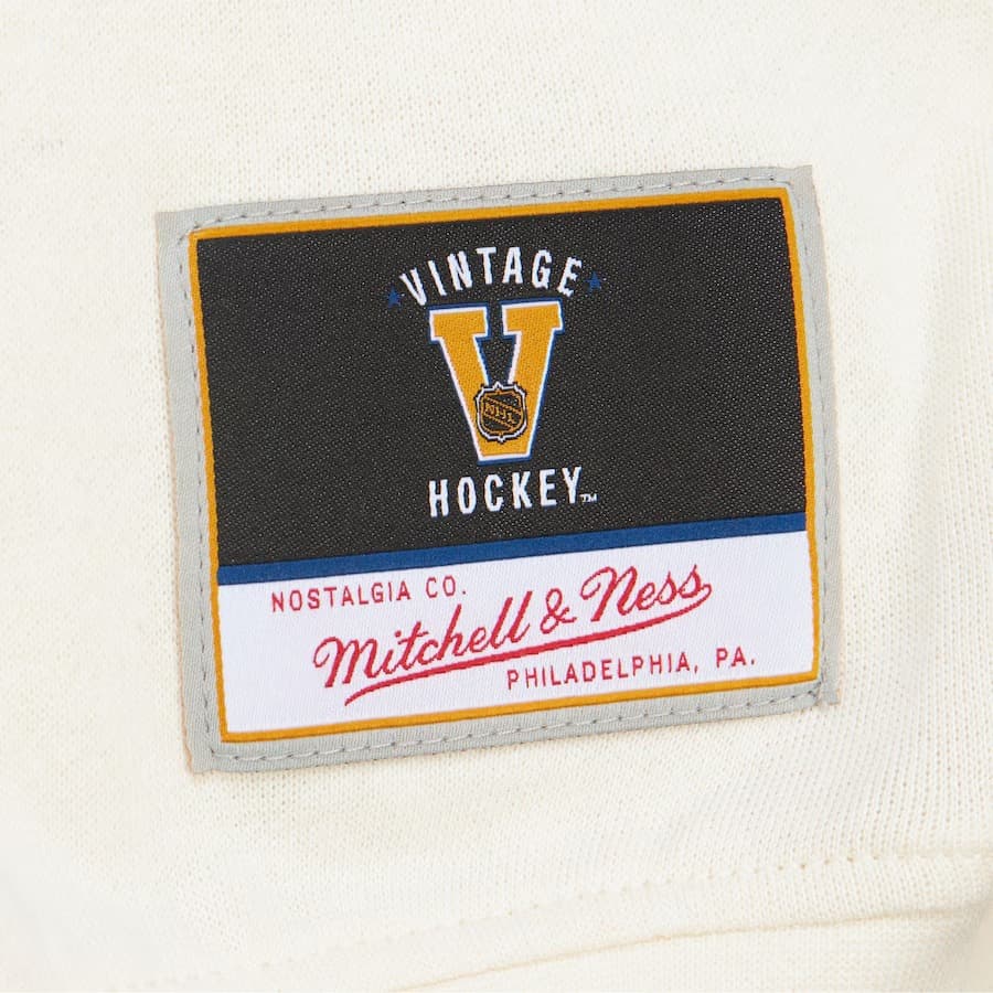 Лонгслив Mitchell & Ness Women's Cream Boston Bruins Logo Lightweight 3.0 Fleece Pullover Sweatshirt