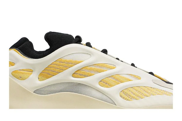 Кроссовки adidas Yeezy 700 V3 'Safflower'