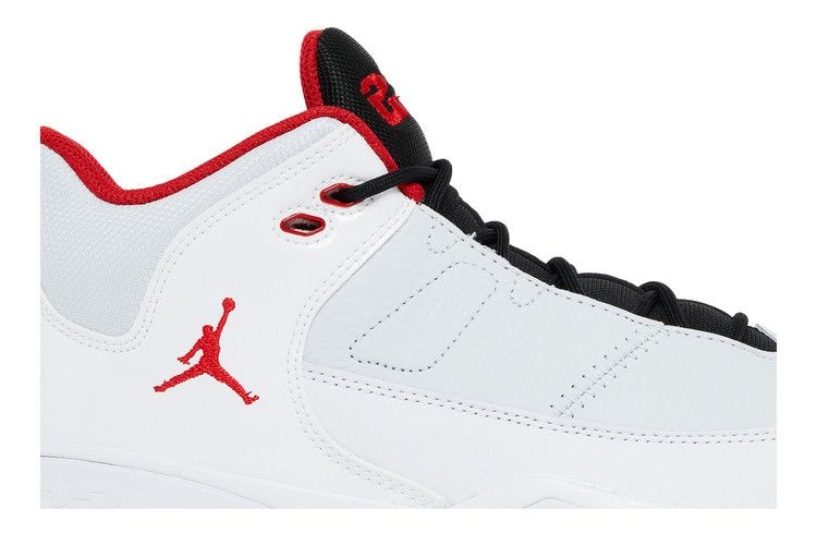 jordan-max-aura-3-white-university-red-cz4167-105_01