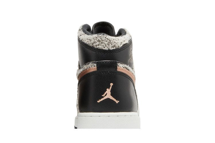 air-jordan-1-retro-high-gs-fleece-332148-022_06