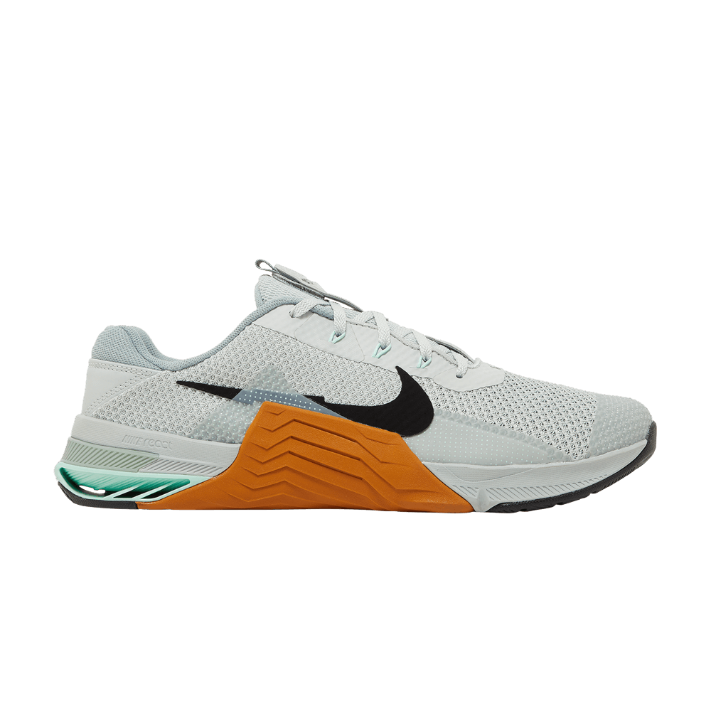 Кроссовки Nike Metcon 7 'Light Silver Desert Ochre'