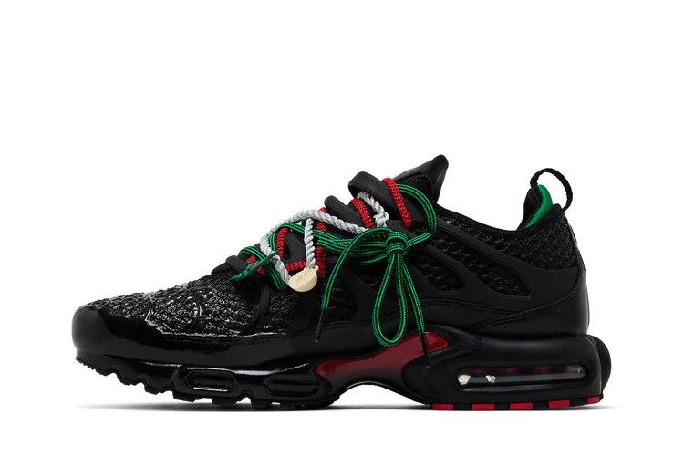 Кроссовки Homecoming x Nike Air Max Plus 'Black University Red Court Green'
