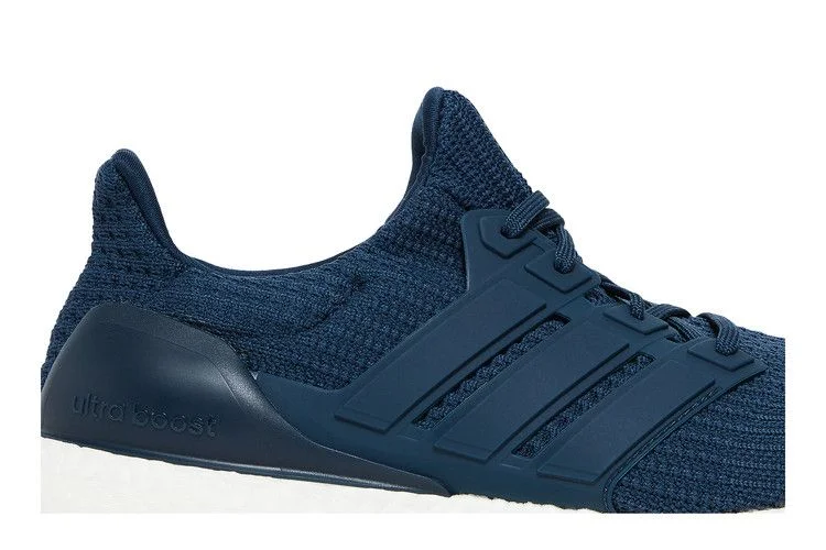 Krossovki-adidas-UltraBoost-4.0-DNA-Crew-Navy-1