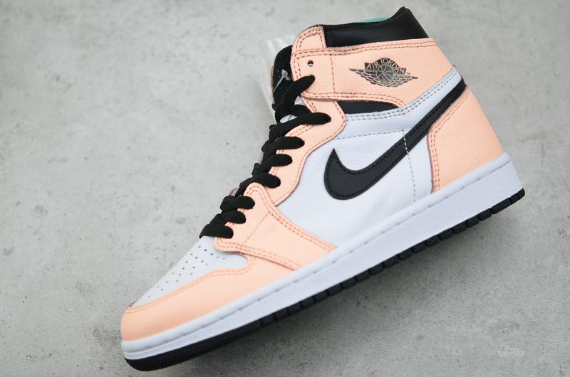 Wmns-Air-Jordan-1-Retro-High-Multi-Color-9