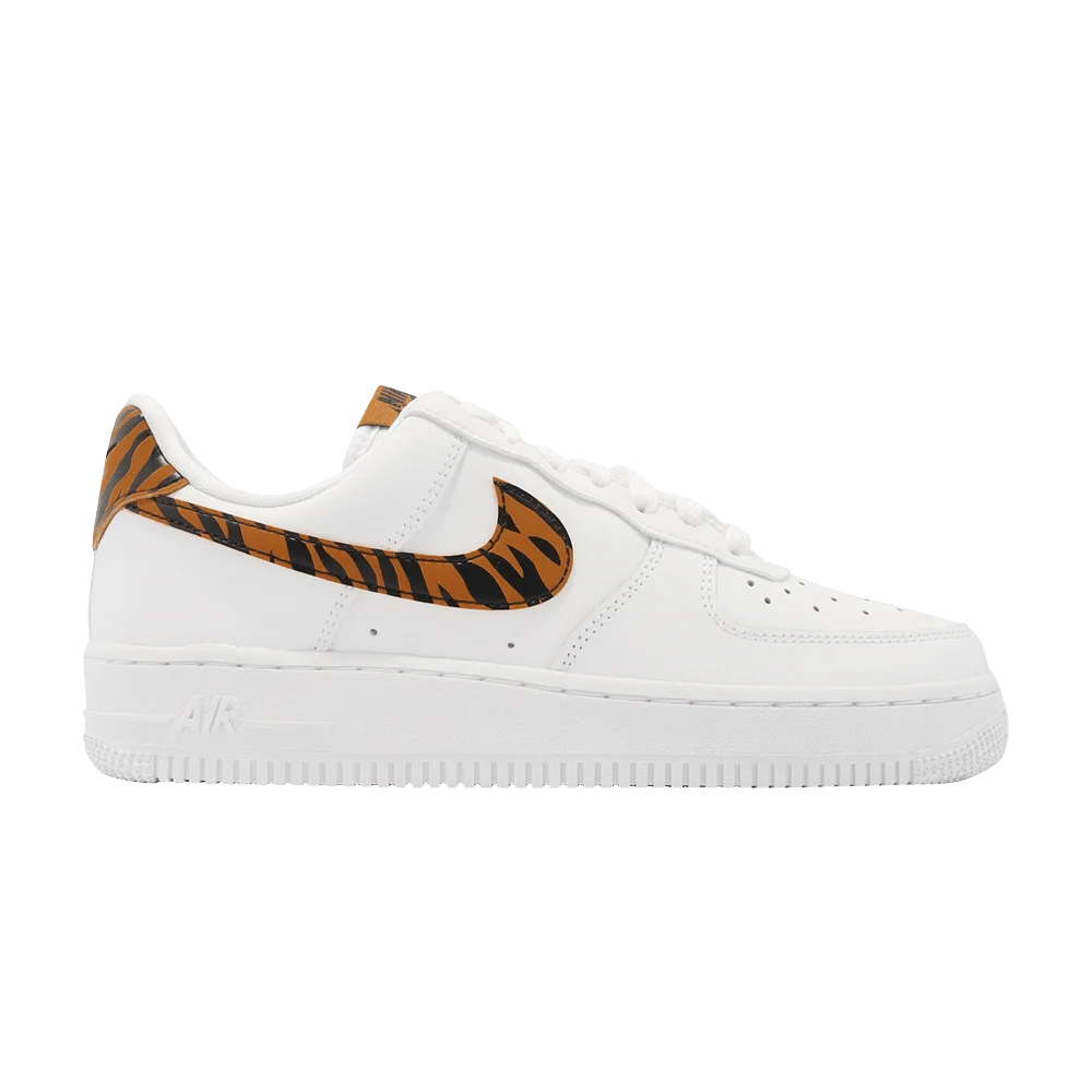 Кроссовки Nike Wmns Air Force 1 '07 'Tiger Stripes'