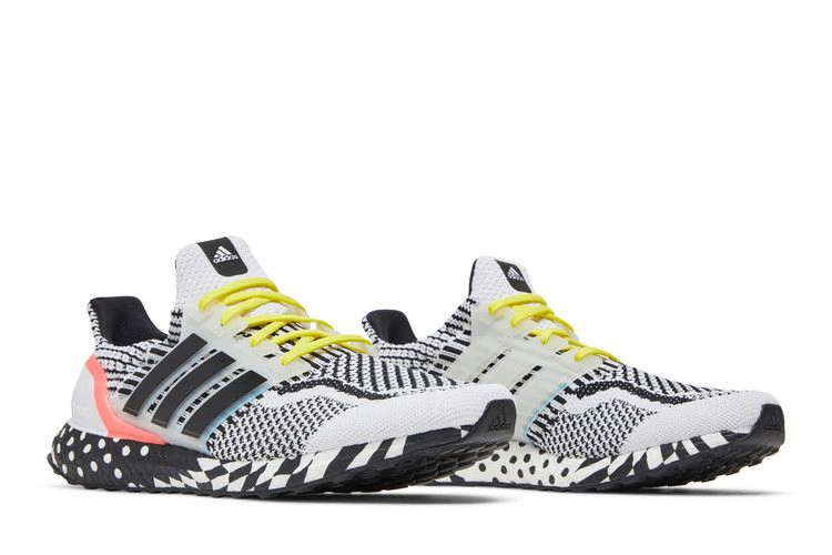 ultraboost-5-0-dna-multi-pattern-white-black-gy0326_07
