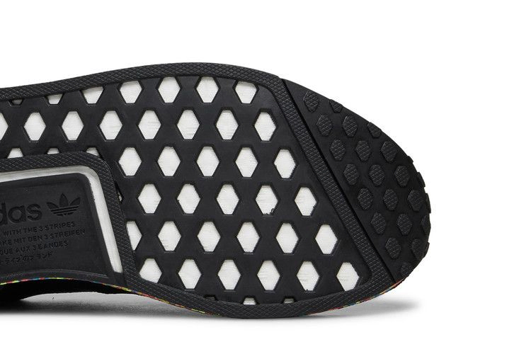 nmd_r1-mosaic-boost-pack-gz4613_04