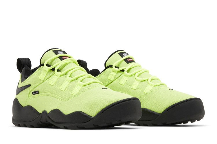 supreme-x-darwin-low-sb-volt-fq3000-700_07