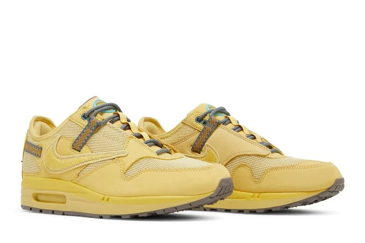 Krossovki-Travis-Scott-x-Nike-Air-Max-1-Saturn-Gold-7