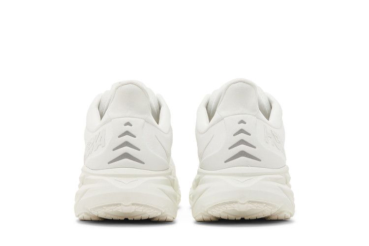 clifton-8-triple-white-1119393-wwh_05
