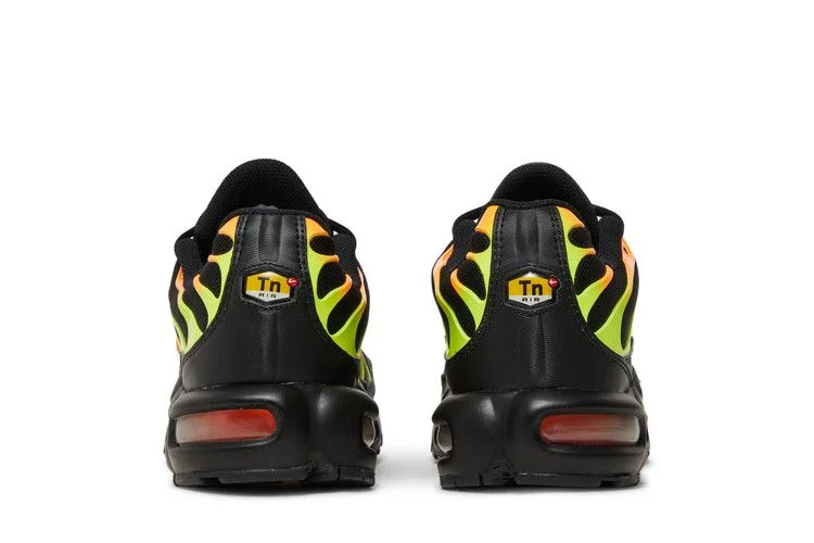Кроссовки Nike Air Max Plus 'Black Volt Total Orange'