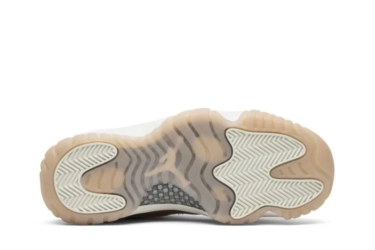 Кроссовки Wmns Air Jordan 11 Retro Low 'Rose Gold'
