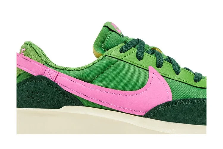 Кроссовки Nike Wmns Waffle Debut 'Chlorophyll Playful Pink'