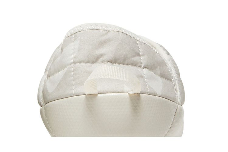 kaws-x-thermoball-traction-mule-vp-moonlight-ivory-nuptse-nf0a7w6j-944_06