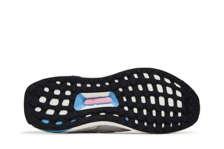 wmns-ultraboost-5-0-dna-white-dash-grey-gx4106_03