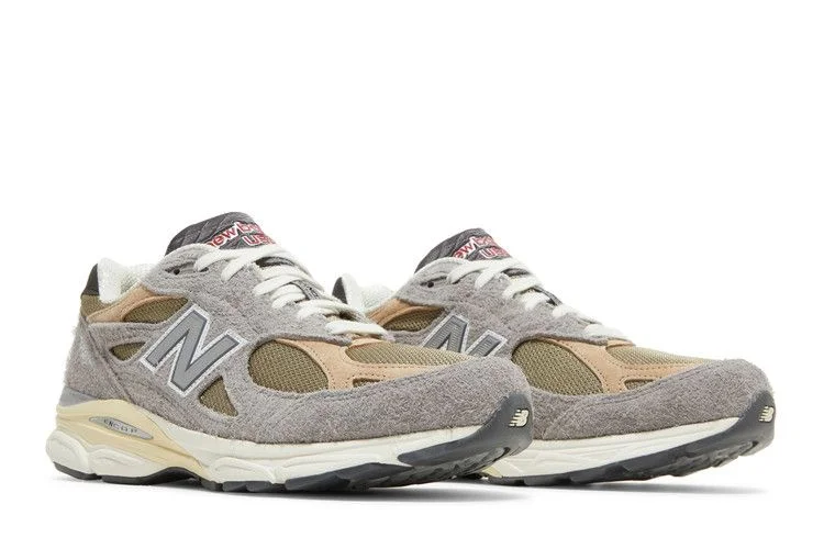 Krossovki-Teddy-Santis-x-New-Balance-990v3-Made-In-USA-Marblehead-7