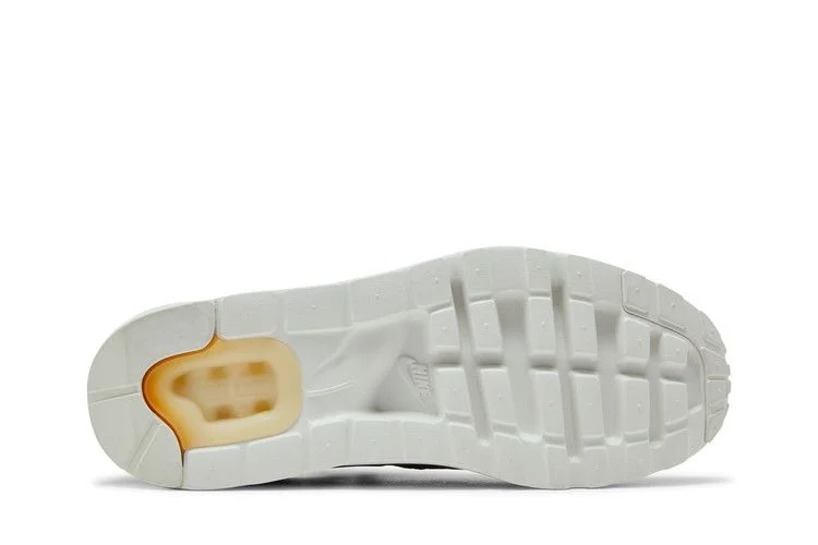 Krossovki-Nike-Air-Max-Zero-BR-3