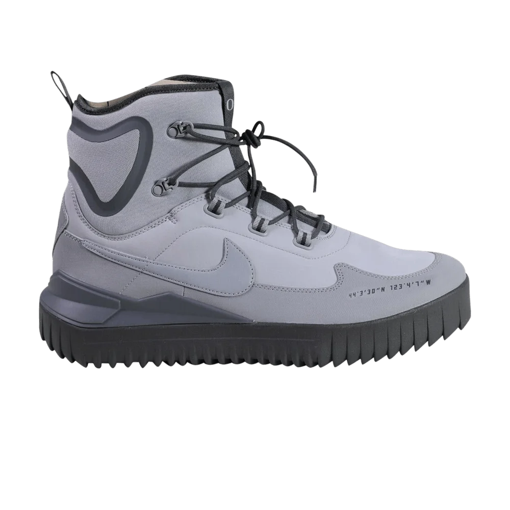 Krossovki-Nike-Air-Wild-Mid-Oregon-Ducks-Grey-PE