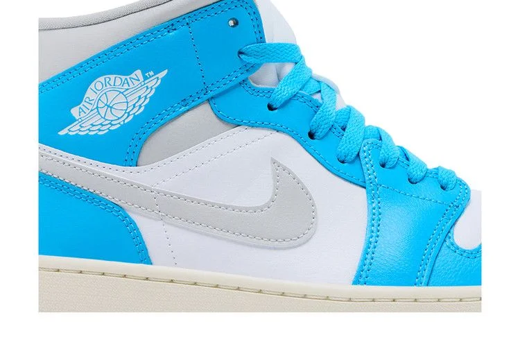 Кроссовки Wmns Air Jordan 1 Mid 'Dark Powder Blue'