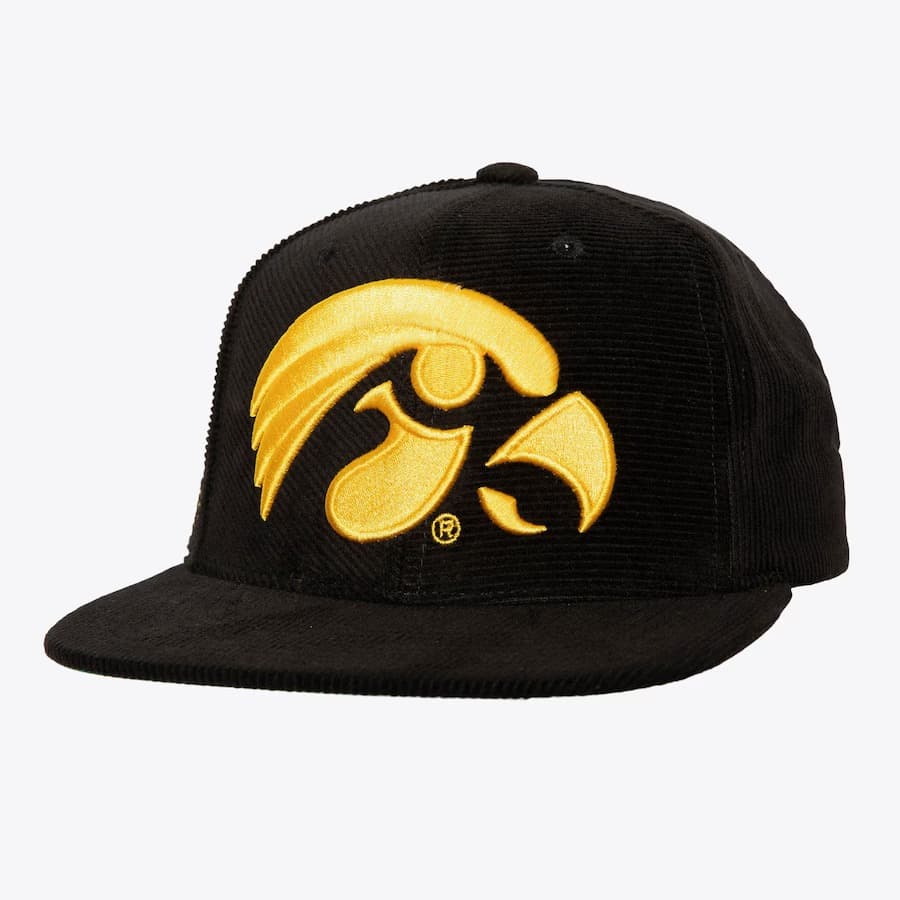Бейсболка Mitchell & Ness Black Iowa Hawkeyes All Directions Corduroy Snapback Hat