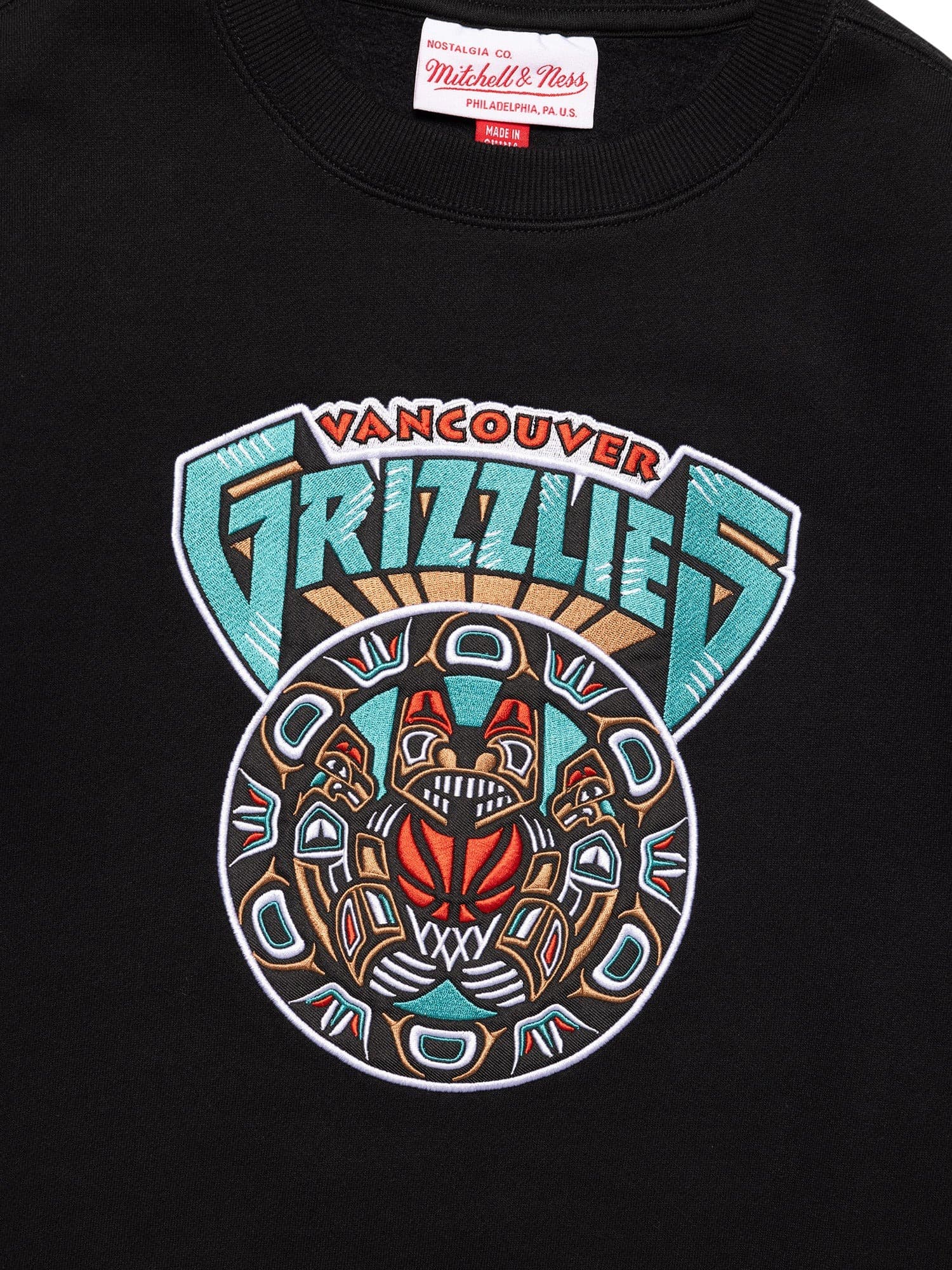 Футболка Mitchell & Ness Vancouver Grizzlies Vintage Stitched Tribal NBA Crewneck