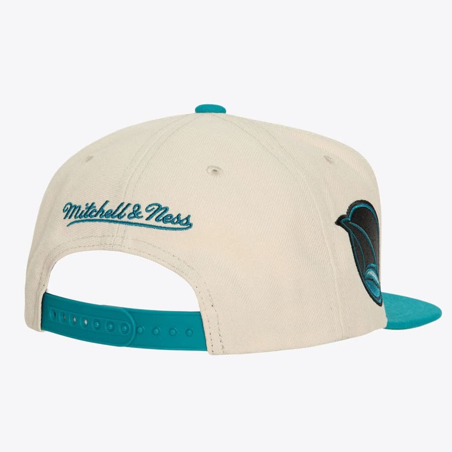 Бейсболка Mitchell & Ness Cream San Jose Sharks Vintage Snapback Hat