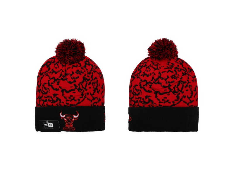 Шапка Chicago Bulls Windy City с помпоном