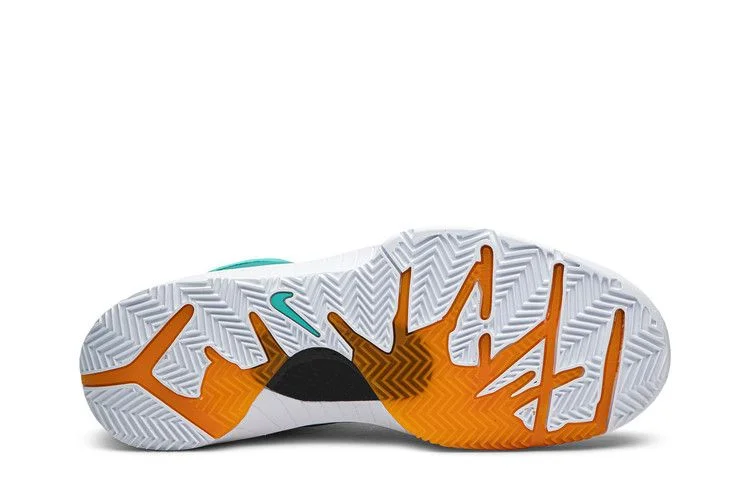 Krossovki-Undefeated-x-Nike-Kobe-4-Protro-Hyper-Jade-3