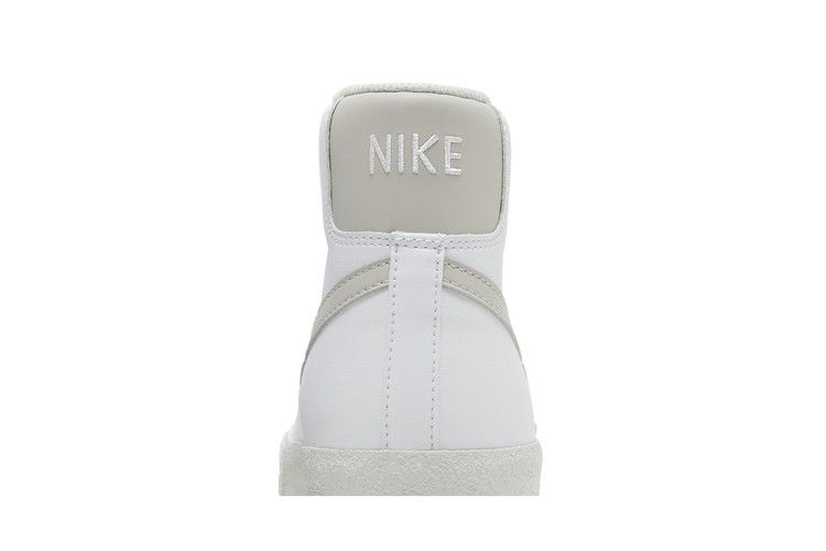 Кроссовки Nike Blazer Mid '77 SE GS 'White Light Bone'