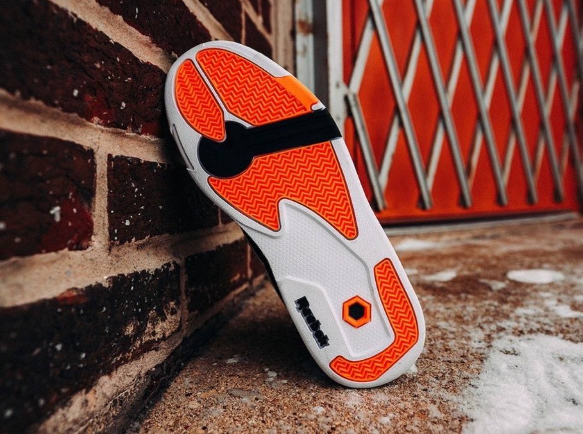 Кроссовки Reebok Pump Omni Zone II Dee Brown 2021
