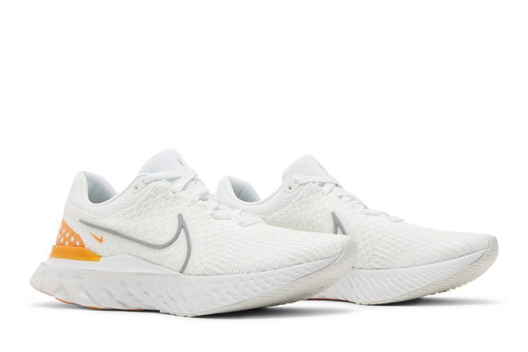react-infinity-run-flyknit-3-white-kumquat-dh5392-100_07