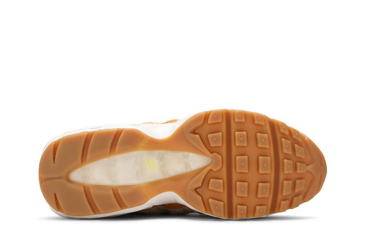 wmns-air-max-95-coconut-milk-dd6622-100_03