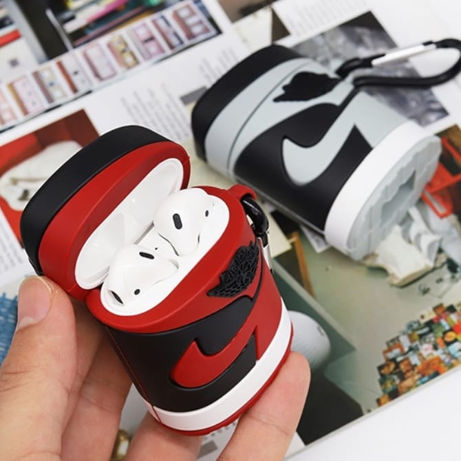 CHehol-Air-Jordan-Weke-dlya-AirPods-1-3