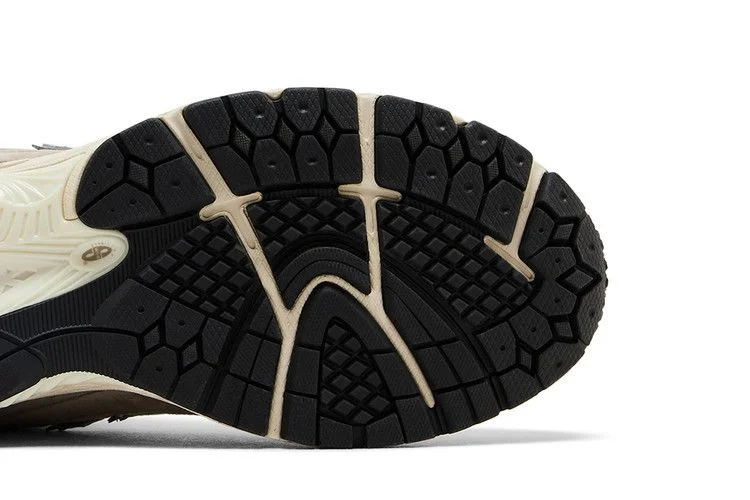 Кроссовки New Balance 2002R 'Arid Stone'