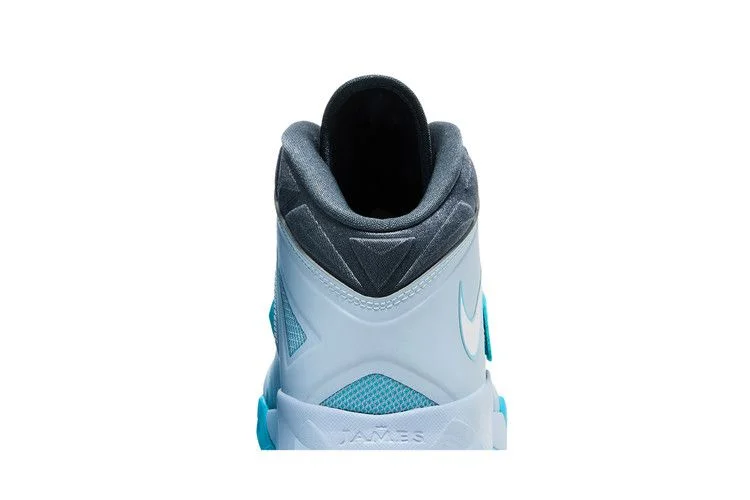 Krossovki-Nike-Zoom-Soldier-7-6