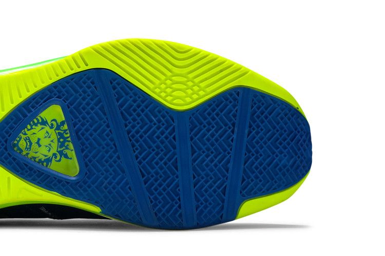 Кроссовки Nike LeBron 8 V/2 Low 'Sprite' 2011