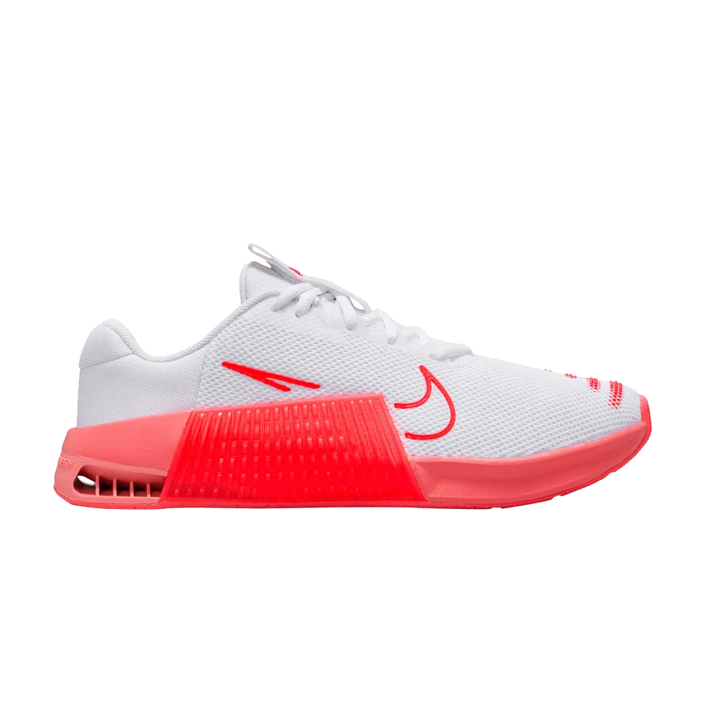 Krossovki-Nike-Wmns-Metcon-9-White-Magic-Ember