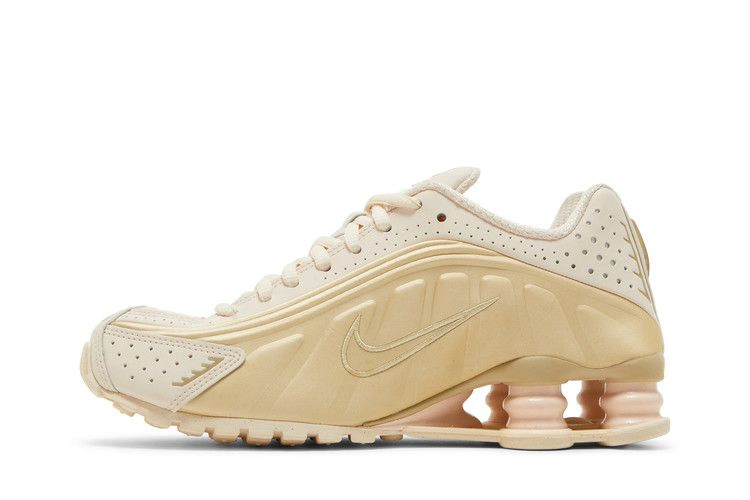 Кроссовки Nike Wmns Shox R4 'Guava Gold'