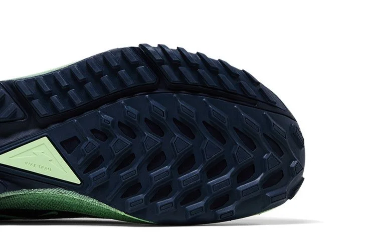 Krossovki-Nike-React-Pegasus-Trail-4-GORE-TEX-Vapor-Green-Dark-Team-Red-4
