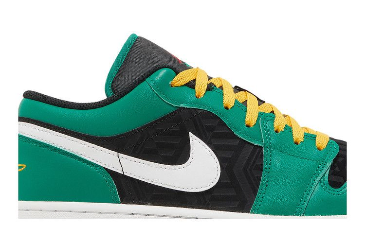 Кроссовки Air Jordan 1 Low SE 'Christmas'
