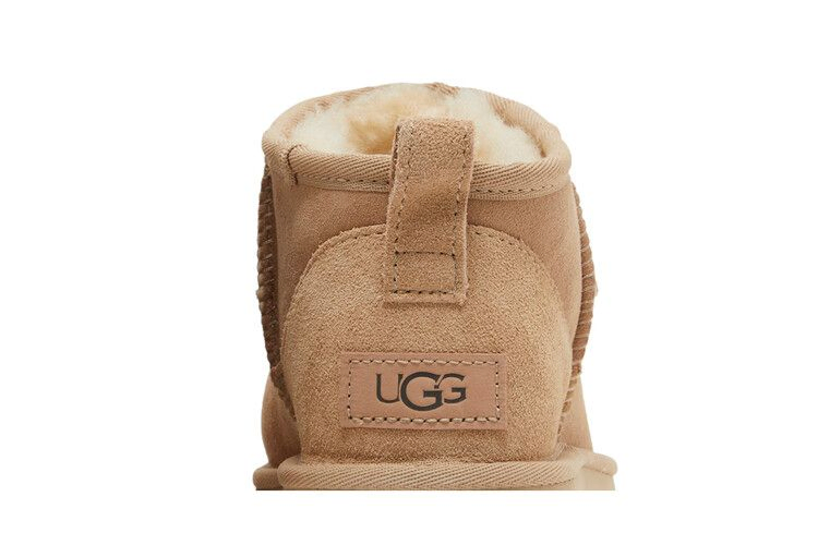 wmns-classic-ultra-mini-boot-sand-1116109-san_06