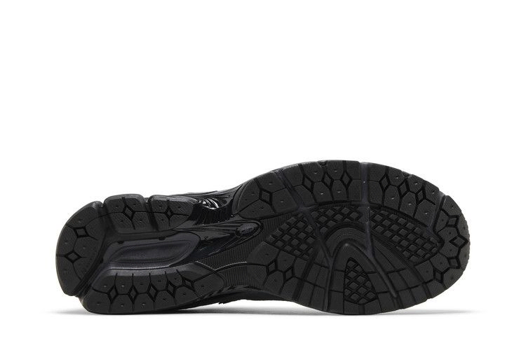 Кроссовки New Balance 2002R 'Black Magnet'