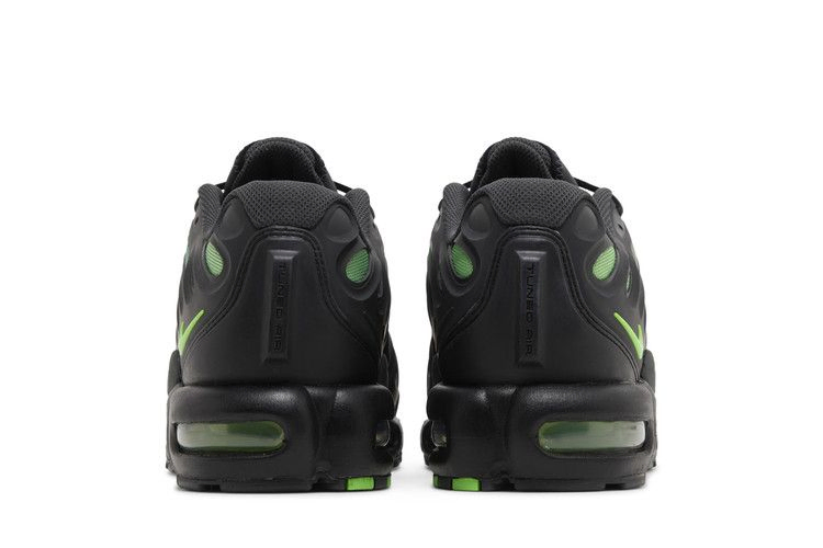 air-max-plus-drift-black-green-strike-fd4290-006_05