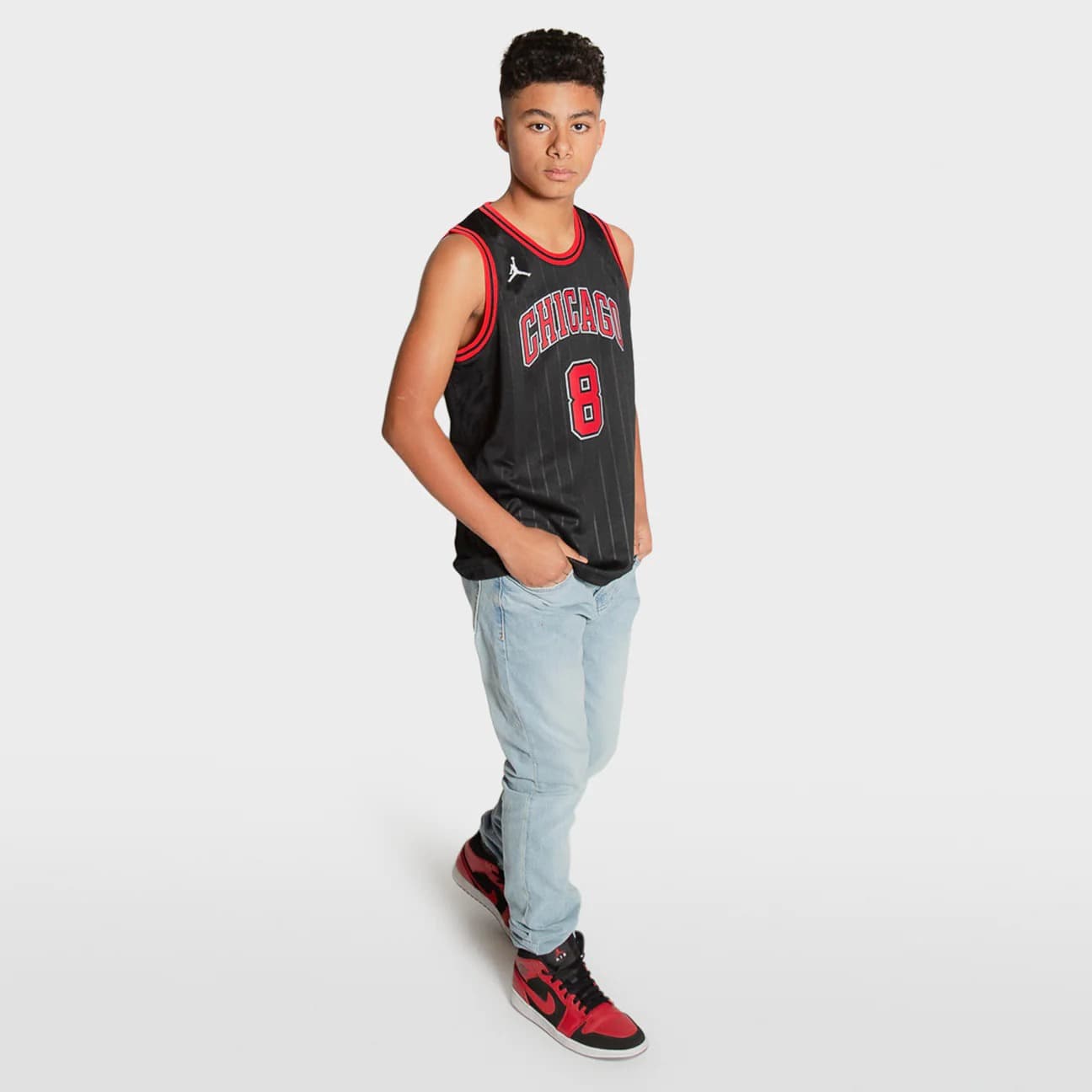 Баскетбольная джерси 2022-23 Chicago Bulls Zach Lavine #8 Youth Swingman Statement Edition Black Jersey