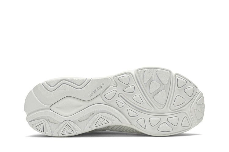 lxcon-triple-white-ee5899_03