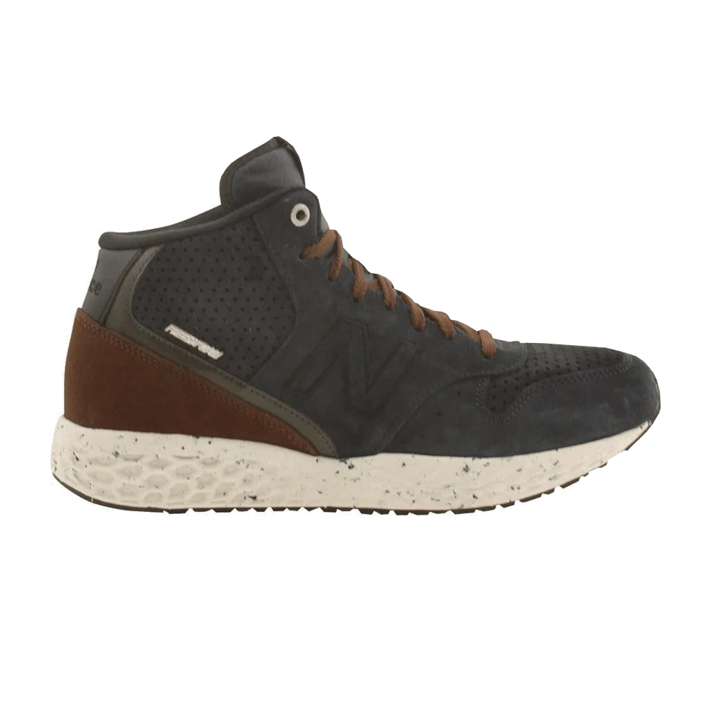 Krossovki-New-Balance-988-Navy-Brown