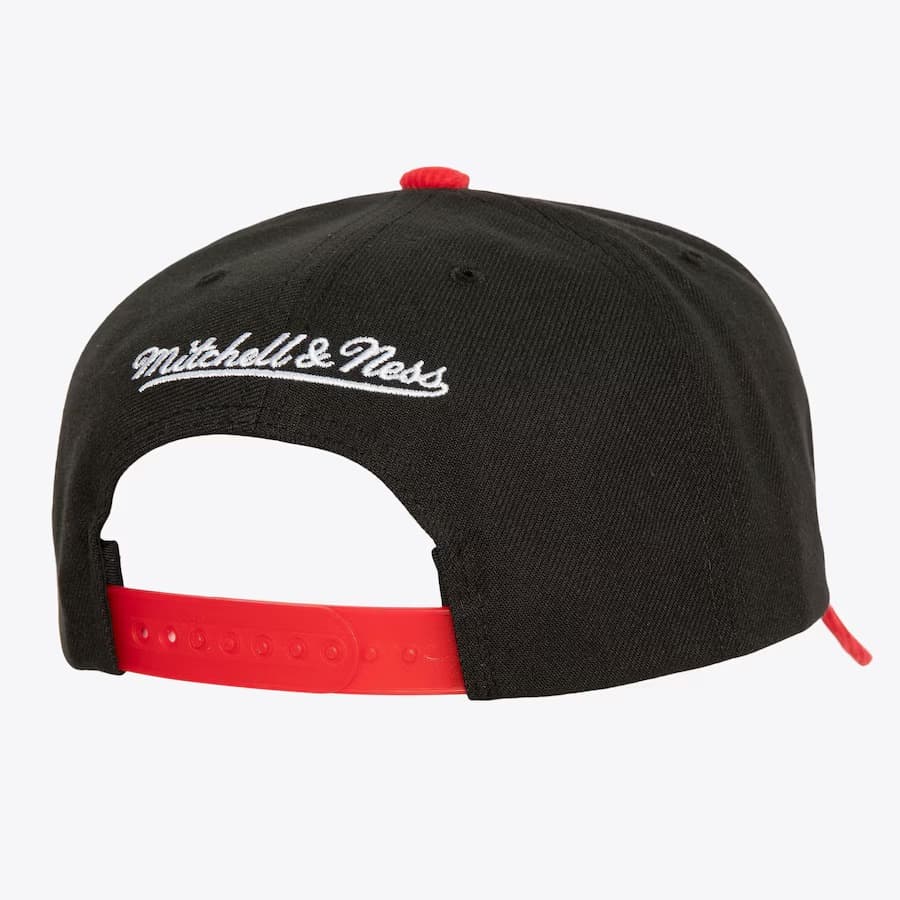 Mitchell-Ness-Black-Detroit-Red-Wings-Cord-Pro-Snapback-Hat-1
